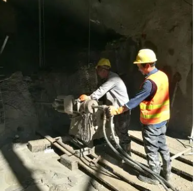 娄星水下抗分散灌浆料特点 水下不分散注浆料介绍